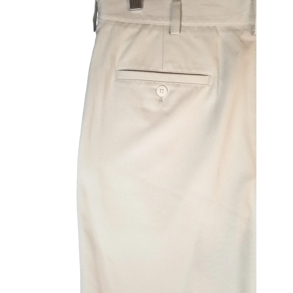 Nike Men's Shorts Golf Beige Fit Dry Size 36 Inseam 10 inches.